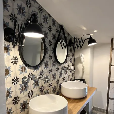 Palazzo Naso 4* טרופאה