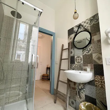 לינה וארוחת בוקר Palazzo Naso טרופאה