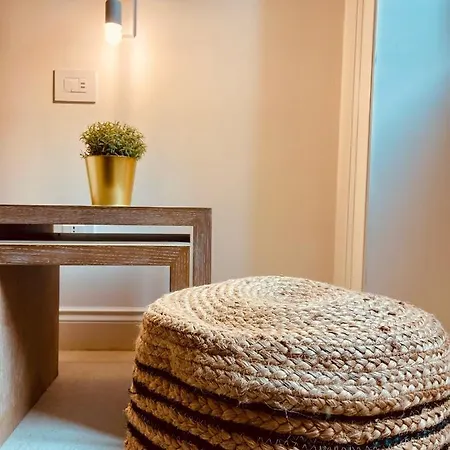 לינה וארוחת בוקר Palazzo Naso טרופאה